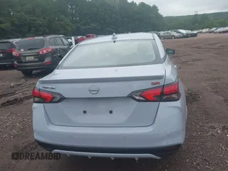 2024 Nissan Versa SR z VIN 3N1CN8FV2RL910073, wystawiony jako IAAI lot #42509343 z przebiegiem 28 837 mil mil oraz . Historia ofert i sprzedaży dostępna na DreamBid. Obrazek 16.