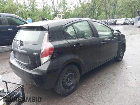 2015 Toyota Prius One z VIN JTDKDTB30F1101631, wystawiony jako IAAI lot #42331068 z przebiegiem 156 631 mil mil oraz . Historia ofert i sprzedaży dostępna na DreamBid. Obrazek 4.