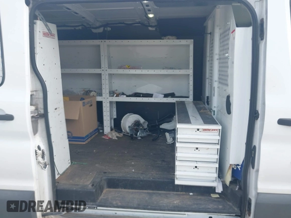 2017 Ford Transit z VIN 1FTYE1YM6HKA76808, wystawiony jako IAAI lot #42223012 z przebiegiem 251 855 mil mil oraz . Historia ofert i sprzedaży dostępna na DreamBid. Obrazek 8.