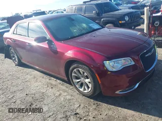 2016 Chrysler 300 Anniversary Edition z VIN 2C3CCAAG8GH224231, wystawiony jako IAAI lot #41100503 z przebiegiem 107 174 mil mil oraz . Historia ofert i sprzedaży dostępna na DreamBid. Obrazek 1.