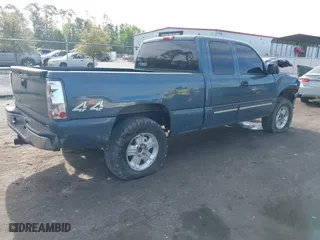 2006 Chevrolet Silverado 1500 LT2 with VIN 1GCEK19B16Z201646, listed as a IAAI auction lot 41867206 with 109,504 mi miles. Bid and sale history available at carsss.com. Image 4.