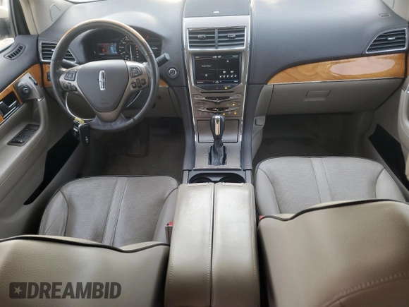 2011 Lincoln MKX z VIN 2LMDJ6JK1BBJ20361, wystawiony jako Copart lot #55584515 z przebiegiem 112 816 mil mil oraz Szkoda całkowita • Salvage title. Historia ofert i sprzedaży dostępna na DreamBid. Obrazek 8.