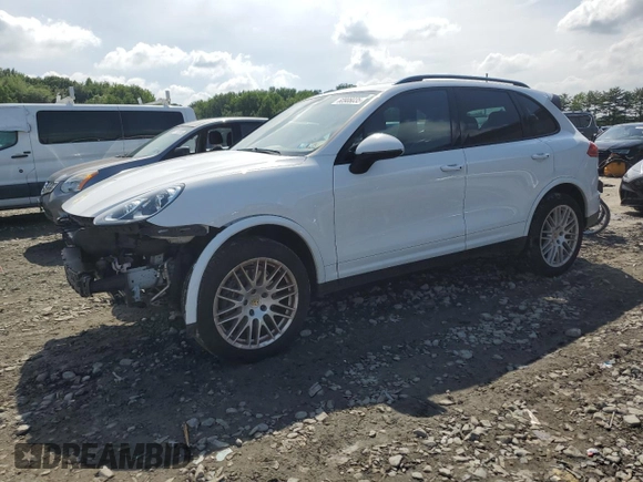 2017 Porsche Cayenne z VIN WP1AA2A23HKA80342, wystawiony jako Copart lot #60908035 z przebiegiem 61 583 mil mil oraz Szkoda całkowita • Salvage title. Historia ofert i sprzedaży dostępna na DreamBid. Obrazek 1.
