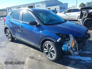 2020 Nissan Kicks SR with VIN 3N1CP5DV7LL535557, listed as a IAAI auction lot 41384085 with 47,147 mi miles. Bid and sale history available at carsss.com. Image 1.