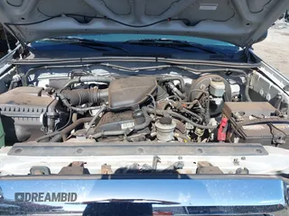 2006 Toyota Tacoma z VIN 5TETX22N86Z226440, wystawiony jako IAAI lot #41777871 z przebiegiem 218 222 mil mil oraz . Historia ofert i sprzedaży dostępna na DreamBid. Obrazek 10.