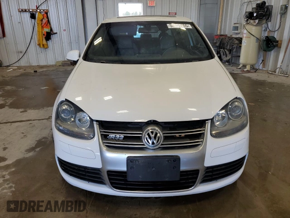 2008 Volkswagen R32 with VIN WVWKC71K48W011388, listed as a Copart auction lot 53851765 with 187,371 mi miles and Non Repairable. Bid and sale history available at DreamBid. Image 5.