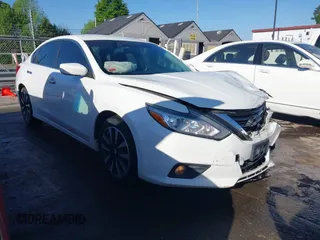 2018 Nissan Altima SR with VIN 1N4AL3AP0JC206823, listed as a IAAI auction lot 42024030 with 119,647 mi miles and . Bid and sale history available at carsss.com. Image 1.