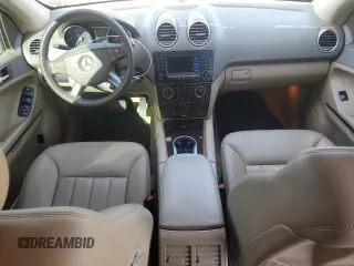 2008 Mercedes-Benz M 550 z VIN 4JGBB72E98A408602, wystawiony jako Copart lot #53737675 z przebiegiem 209 796 mil mil oraz Szkoda całkowita • Salvage title. Historia ofert i sprzedaży dostępna na DreamBid. Obrazek 8.