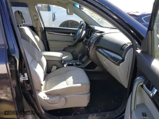 2012 Kia Sorento LX with VIN 5XYKT4A19CG233730, listed as a IAAI auction lot 41698288 with 235,059 mi miles. Bid and sale history available at carsss.com. Image 5.