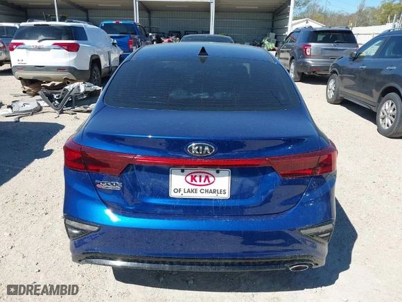 2021 Kia Forte LXS with VIN 3KPF24AD2ME372904, listed as a IAAI auction lot 41798077 with NaN miles. Bid and sale history available at carsss.com. Image 16.