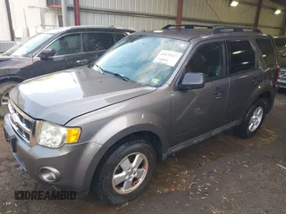 2010 Ford Escape XLT with VIN 1FMCU9D70AKD21499, listed as a IAAI auction lot 42039437 with 185,545 mi miles. Bid and sale history available at carsss.com. Image 17.