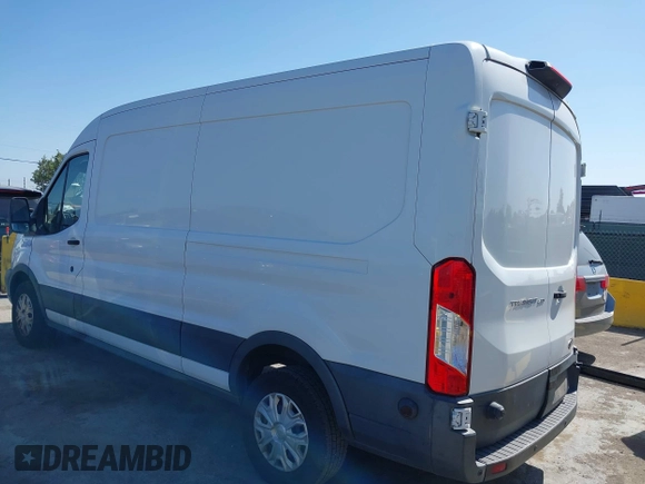 2018 Ford Transit z VIN 1FTYR2CM0JKA71692, wystawiony jako IAAI lot #42357507 z przebiegiem 323 477 mil mil oraz . Historia ofert i sprzedaży dostępna na DreamBid. Obrazek 3.