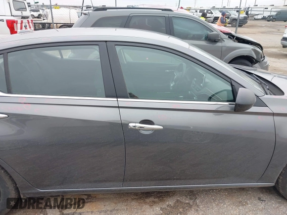 2025 Nissan Altima SV z VIN 1N4BL4DV8SN382058, wystawiony jako IAAI lot #42188230 z przebiegiem 4 577 mil mil oraz . Historia ofert i sprzedaży dostępna na DreamBid. Obrazek 13.