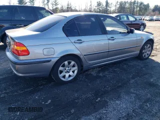 2004 BMW 3 Series 325xi with VIN WBAEU33404PR09229, listed as a Copart auction lot 84019224 with 121,012 mi miles and Salvage Title. Bid and sale history available at carsss.com. Image 3.