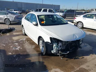 2013 Volkswagen Jetta SE with VIN 3VWDX7AJ1DM367499, listed as a IAAI auction lot 41762284 with 120,554 mi miles and . Bid and sale history available at DreamBid. Image 1.