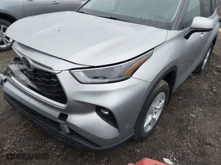 2021 Toyota Highlander L with VIN 5TDBZRBH0MS102634, listed as a IAAI auction lot 40912495 with 27,376 mi miles. Bid and sale history available at carsss.com. Image 2.