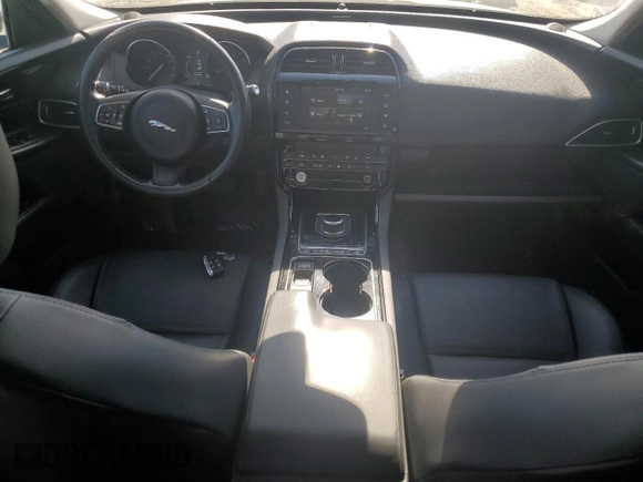 2017 Jaguar XE with VIN SAJAJ4BNXHCP11556, listed as a Copart auction lot 75807284 with 31,040 mi miles and Salvage Title. Bid and sale history available at DreamBid. Image 8.