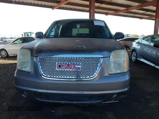 2007 GMC Yukon SLT with VIN 1GKFC13J87R216779, listed as a IAAI auction lot 41472867 with 200,754 mi miles. Bid and sale history available at carsss.com. Image 12.