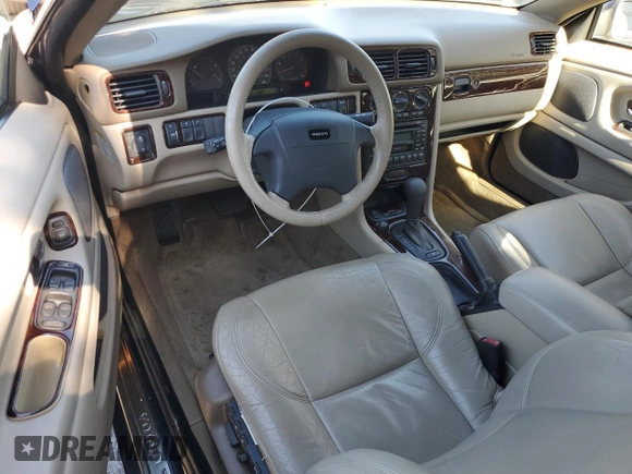 2000 Volvo C70 with VIN YV1NC56D1YJ010900, listed as a Copart auction lot 89138035 with 58,469 mi miles and Salvage Title. Bid and sale history available at carsss.com. Image 8.