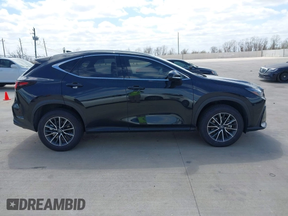 2024 Lexus NX 350h Premium z VIN JTJGKCEZ9R5020262, wystawiony jako IAAI lot #41704238 z przebiegiem 9 089 mil mil oraz . Historia ofert i sprzedaży dostępna na DreamBid. Obrazek 13.