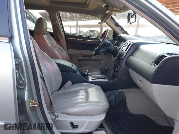 2006 Chrysler 300 C with VIN 2C3LA63H46H290377, listed as a IAAI auction lot 42035128 with 103,847 mi miles and . Bid and sale history available at carsss.com. Image 5.