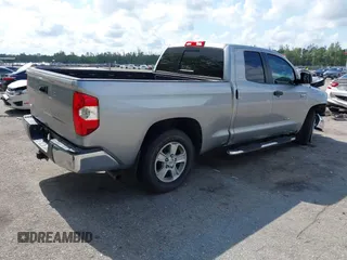 2017 Toyota Tundra SR5 z VIN 5TFRW5F10HX221961, wystawiony jako IAAI lot #42178312 z przebiegiem 54 904 mil mil oraz . Historia ofert i sprzedaży dostępna na DreamBid. Obrazek 4.