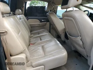 2008 GMC Sierra Denali z VIN 2GTEK638981155280, wystawiony jako Copart lot #60774984 z przebiegiem 195 303 mil mil oraz Szkody całkowita. Historia ofert i sprzedaży dostępna na DreamBid. Obrazek 10.