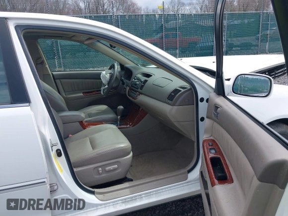2005 Toyota Camry LE with VIN JTDBF30KX50165586, listed as a IAAI auction lot 41948322 with 84,326 mi miles and . Bid and sale history available at DreamBid. Image 5.