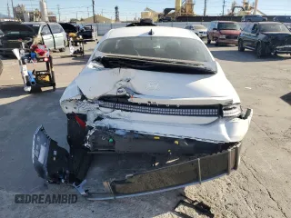 2023 Hyundai Ioniq 6 SEL z VIN KMHM34AAXPA037838, wystawiony jako Copart lot #80084113 z przebiegiem 7615 mil mil oraz . Historia ofert i sprzedaży dostępna na DreamBid. Obrazek 6.