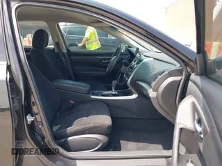 2015 Nissan Altima 2.5 z VIN 1N4AL3AP7FN884738, wystawiony jako IAAI lot #42050899 z przebiegiem 106 111 mil mil oraz . Historia ofert i sprzedaży dostępna na DreamBid. Obrazek 5.