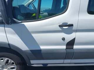 2015 Ford Transit XL z VIN 1FBZX2ZM5FKA37860, wystawiony jako IAAI lot #42059536 z przebiegiem 146 928 mil mil oraz . Historia ofert i sprzedaży dostępna na DreamBid. Obrazek 17.