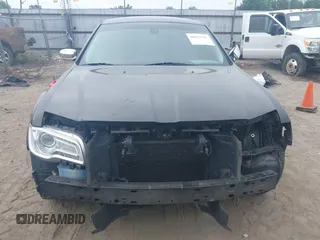 2018 Chrysler 300 Touring with VIN 2C3CCAAG9JH292089, listed as a IAAI auction lot 40013347 with 88,556 mi miles. Bid and sale history available at carsss.com. Image 13.