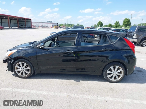 2014 Hyundai Accent SE z VIN KMHCU5AE6EU165345, wystawiony jako IAAI lot #42308781 z przebiegiem 98 216 mil mil oraz . Historia ofert i sprzedaży dostępna na DreamBid. Obrazek 15.