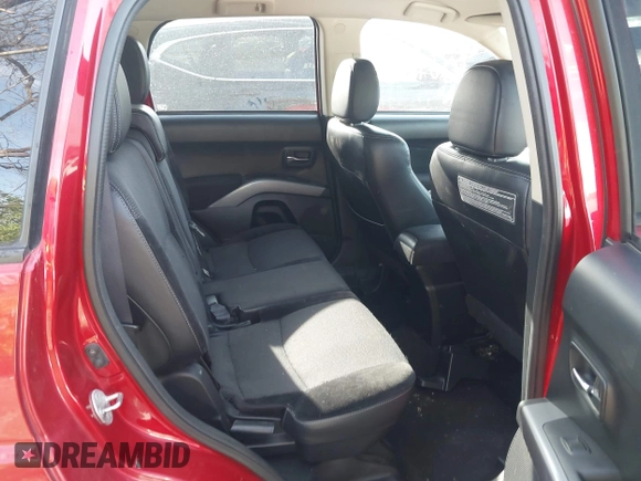 2013 Mitsubishi Outlander SE z VIN JA4JT3AWXDU019597, wystawiony jako IAAI lot #42092622 z przebiegiem 209 093 mil mil oraz . Historia ofert i sprzedaży dostępna na DreamBid. Obrazek 8.