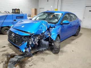 2025 Nissan Sentra SV z VIN 3N1AB8CV0SY244893, wystawiony jako Copart lot #52366605 z przebiegiem 7 572 mil mil oraz Szkoda całkowita • Salvage title. Historia ofert i sprzedaży dostępna na DreamBid. Obrazek 1.