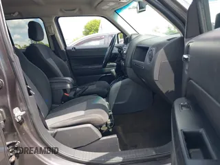 2015 Jeep Patriot Latitude с VIN 1C4NJPFB8FD419929, выставлен на аукционе IAAI как лот 42315972 с пробегом 176 735 миль миль и . История ставок и продаж доступна на DreamBid. Изображение 5.