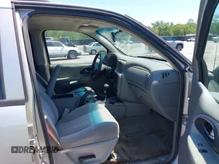 2006 Chevrolet TrailBlazer LS with VIN 1GNDS13S762123961, listed as a IAAI auction lot 42122088 with 241,349 mi miles and . Bid and sale history available at DreamBid. Image 5.