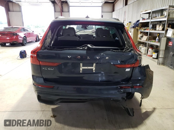 2023 Volvo XC60 Plus Dark Theme z VIN YV4H60DL2P1289471, wystawiony jako Copart lot #62508884 z przebiegiem 8 012 mil mil oraz Szkoda całkowita • Salvage title. Historia ofert i sprzedaży dostępna na DreamBid. Obrazek 6.
