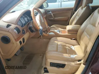 2005 Porsche Cayenne Turbo z VIN WP1AC29PX5LA90026, wystawiony jako Copart lot #60720935 z przebiegiem Nie podano mil oraz Czysty tytuł • Clean title. Historia ofert i sprzedaży dostępna na DreamBid. Obrazek 7.