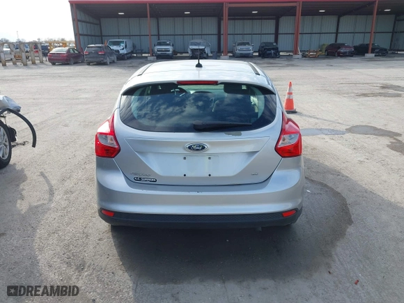 2012 Ford Focus SE with VIN 1FAHP3K27CL185977, listed as a IAAI auction lot 41674498 with 140,312 mi miles. Bid and sale history available at carsss.com. Image 17.