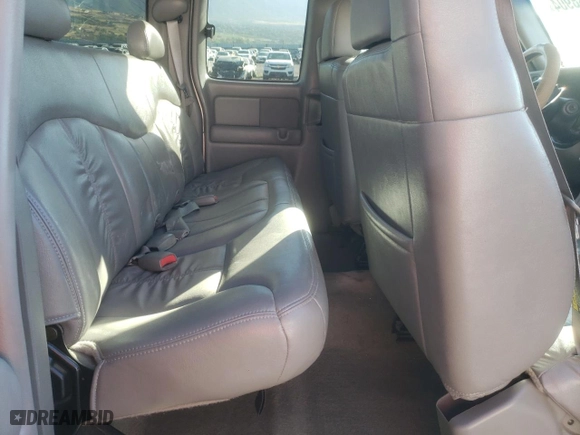 2001 Chevrolet Silverado 1500 LT with VIN 2GCEK19T111341349, listed as a Copart auction lot 70488904 with 153,530 mi miles and Salvage Title. Bid and sale history available at carsss.com. Image 10.