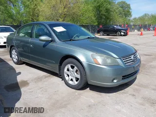2005 Nissan Altima 2.5 S with VIN 1N4AL11D85C188734, listed as a IAAI auction lot 42064033 with 164,737 mi miles. Bid and sale history available at carsss.com. Image 1.