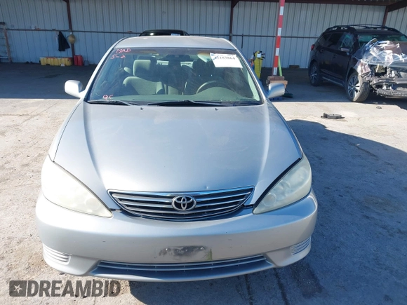 2005 Toyota Camry LE z VIN 4T1BE30K65U543152, wystawiony jako IAAI lot #42183864 z przebiegiem 228 285 mil mil oraz . Historia ofert i sprzedaży dostępna na DreamBid. Obrazek 12.