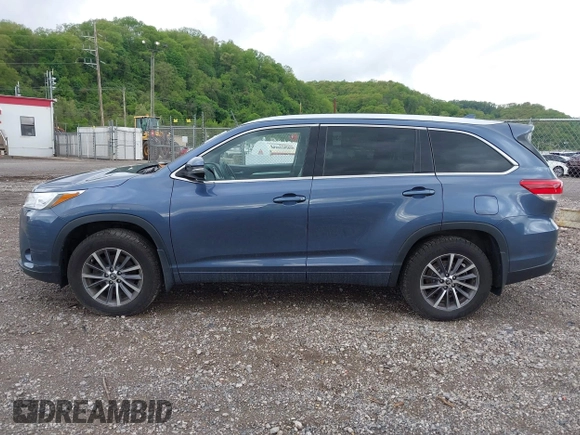 2017 Toyota Highlander XLE with VIN 5TDJZRFH8HS391841, listed as a IAAI auction lot 42170249 with 93,362 mi miles and . Bid and sale history available at DreamBid. Image 14.