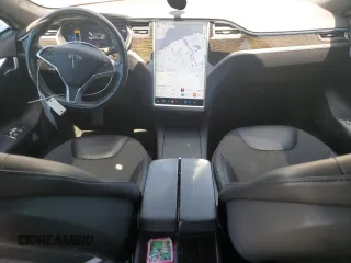 2016 Tesla Model S 90D z VIN 5YJSA1E20GF153799, wystawiony jako Copart lot #56104665 z przebiegiem 115 674 mil mil oraz Szkoda całkowita • Salvage title. Historia ofert i sprzedaży dostępna na DreamBid. Obrazek 8.