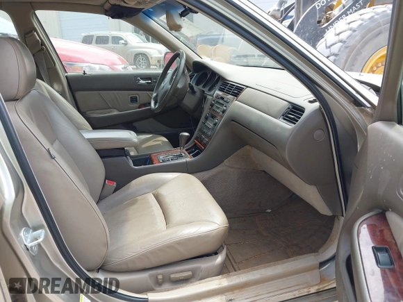 2002 Acura RL with VIN JH4KA96542C001374, listed as a IAAI auction lot 42425314 with Not provided miles and . Bid and sale history available at DreamBid. Image 5.