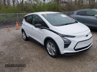 2023 Chevrolet Bolt EV 1LT z VIN 1G1FW6S0XP4107805, wystawiony jako IAAI lot #42010466 z przebiegiem 18 625 mil mil oraz . Historia ofert i sprzedaży dostępna na DreamBid. Obrazek 1.