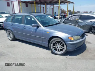 2003 BMW 3 Series 325i with VIN WBAEN33403PC12691, listed as a IAAI auction lot 42100376 with 168,357 mi miles and . Bid and sale history available at carsss.com. Image 1.