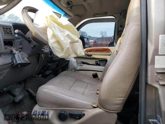 2003 Ford F-350 XL with VIN 1FTWW33F13EA05631, listed as a Copart auction lot 82089174 with 365,768 mi miles and Salvage Title. Bid and sale history available at DreamBid. Image 7.