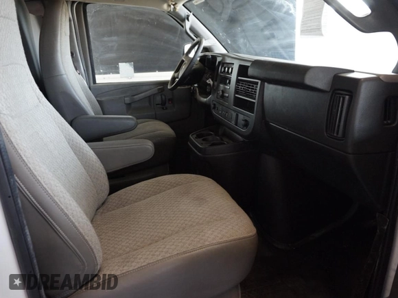 2020 Chevrolet Express Cargo Van with VIN 1GCWGAFG5L1252745, listed as a Copart auction lot 81178244 with 62,360 mi miles and Clean Title. Bid and sale history available at carsss.com. Image 5.